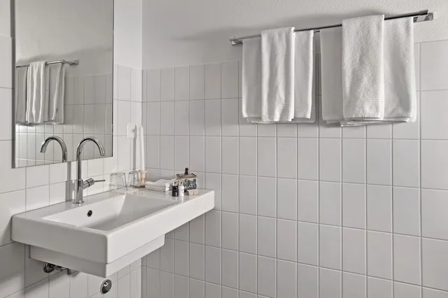 جناح جونيور، Townhouse Boutique Hotel 2/2