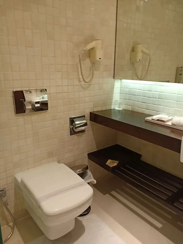 جناح بسرير كينج، Monotel Luxury Business Hotel 5/5