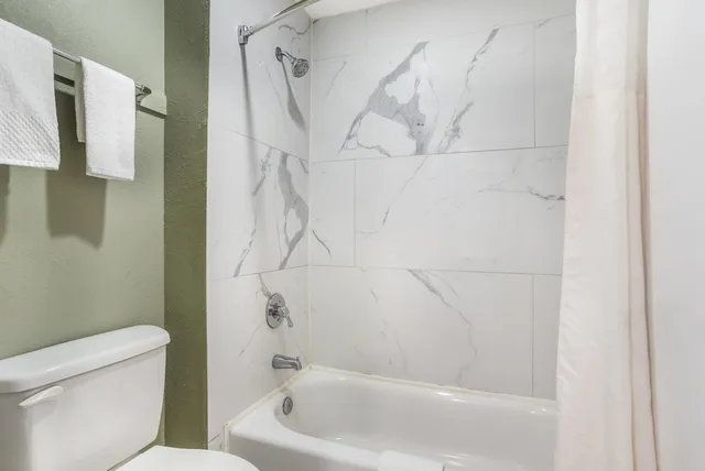 Suite, King Bed, Sofa, Quality Inn & Suites Near Panama City Beach 3/3