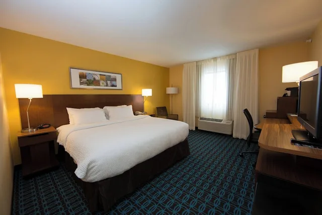غرفة بسرير كينج لذوي الإعاقة، Fairfield Inn Suites By Marriott Burlington 1/4