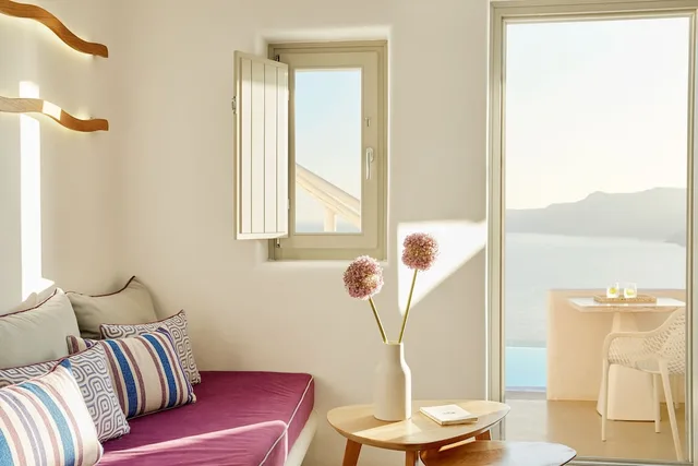 Elegant, Suite, Double Bed, Pool Front, Caldera View, Outdoor Jetted Tub، La Perla Villas And Suites Adults Only 3/7