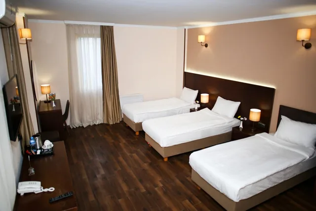 غرفة ثلاثية بإطلالة على المدينة، Corner Inn 10/10