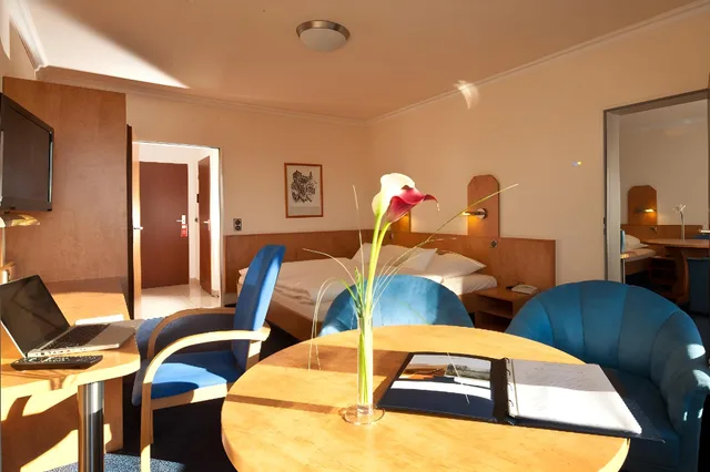 Economy, 2 Double Beds, Room in B&B - Studio for 2 People in Hamburg Mitte, Cozy and Modern 1/1