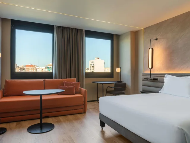 غرفة تنفيذية بسرير مزدوج مع أريكة، Novotel Valencia Lavant 3/10