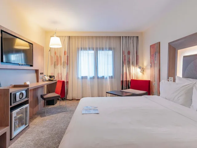 Superior, Queen Bed, Accessible, Novotel Istanbul Bosphorus Hotel 3/10