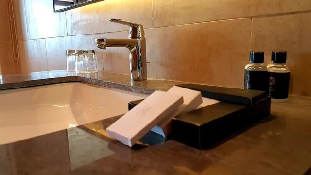 غرفة بريميير بسرير كينج بإطلالة على الجبل، Louis Kienne Resort Senggigi 7/7