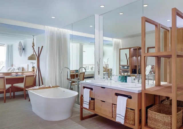 2 Bedrooms, the Level, Junior Suite، Melia Cala Galdana 2/4