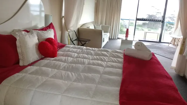 غرفة سوبيريور بسرير كينج بإطلالة على البحر بشرفة، Diamond Island Resort 6/6