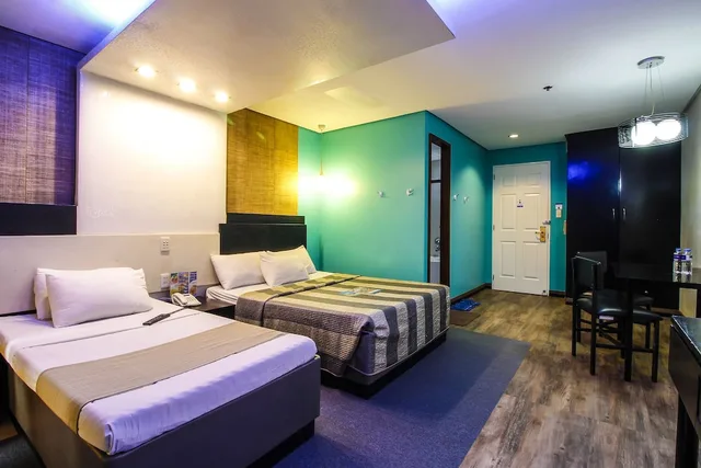 Mega, Suite, 1 Queen and 1 Single Bed، Hotel Dream World 7/10