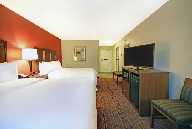 غرفة بسريرين كوين، Hampton Inn and Suites Milwaukee Franklin 3/4
