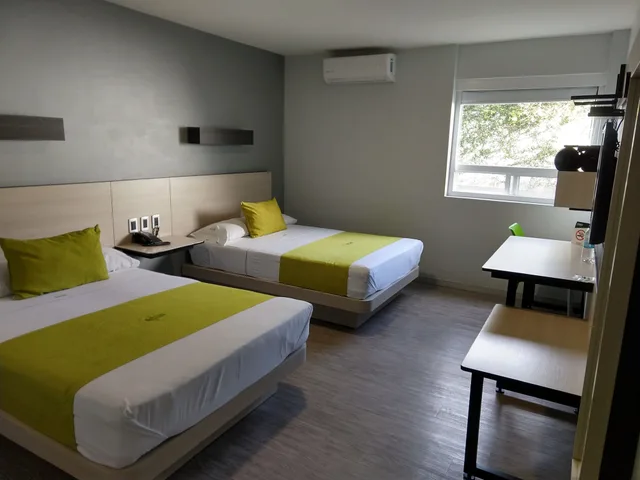 غرفة بسريرين مزدوجين، Hotel Expo Inn 2/10