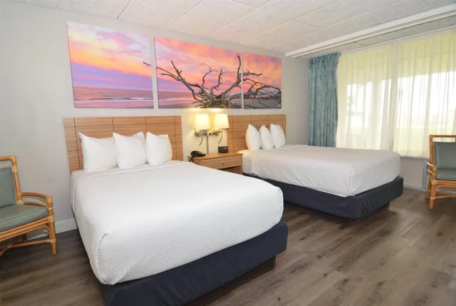 Room, 2 Double Beds, Partial Ocean View, Days Inn & Suites By Wyndham Jekyll Island 4/10
