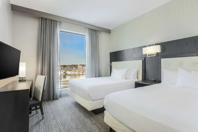 Suite, 2 Queen Beds, Corner, Embassy Suites by Hilton Syracuse Destiny USA 1/2