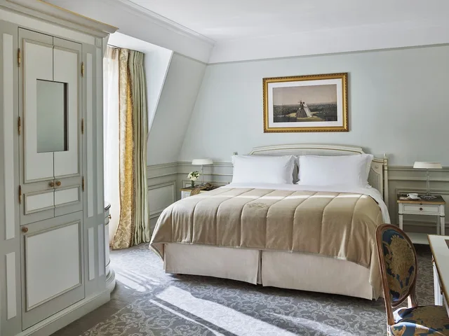 جناح جونيور، Le Meurice 1/3