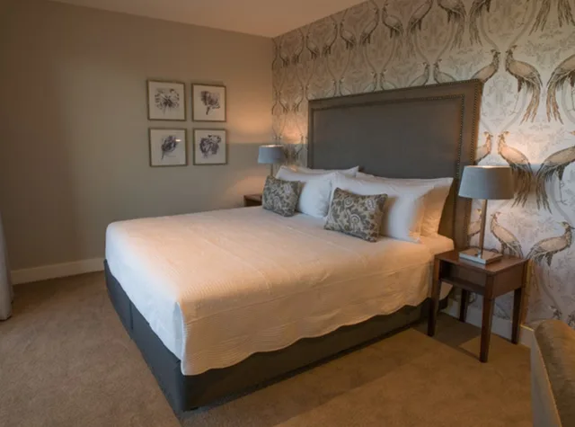 Royal One Bedroom Suite، Porters Boutique Hotel 1/2