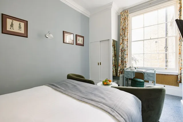 جناح بسرير كينج وسرير فردي بـ3 غرف نوم مع أريكة، Abbey Court Hotel Notting Hill 1/10