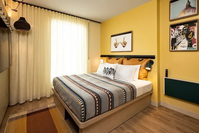 Room, King Bed, Moxy Madison Downtown 1/4