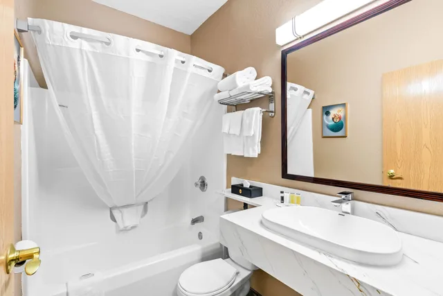 جناح بسرير كينج، Super 8 by Wyndham Uniontown PA 8/9