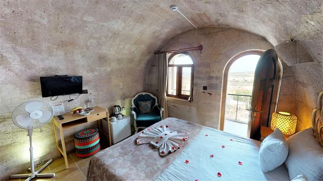 جناح بشرفة، Mimi Cappadocia Butik Otel 1/5