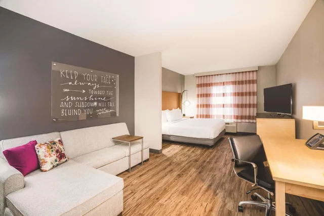 جناح بسرير كينج، La Quinta Inn And Suites By Wyndham Chattanooga North Hixson 1/1