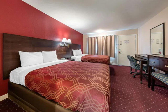 غرفة بسريرين كوين، Hotel Bay Breeze 3/9