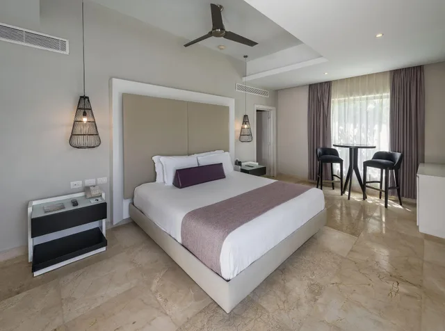 غرفة بسريرين كوين، Royalton CHIC Punta Cana, An Autograph Collection All-Inclusive Resort & Casino - Adults Only 1/3