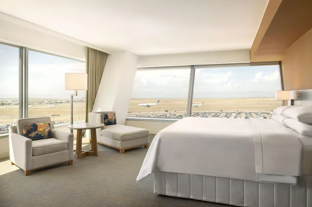 جناح جونيور لذوي الإعاقة، The Westin Denver International Airport 2/4