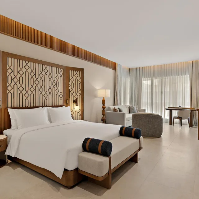 جناح بريفيليج بسرير كينج، MERCURE ABU DHABI DOWNTOWN 3/4