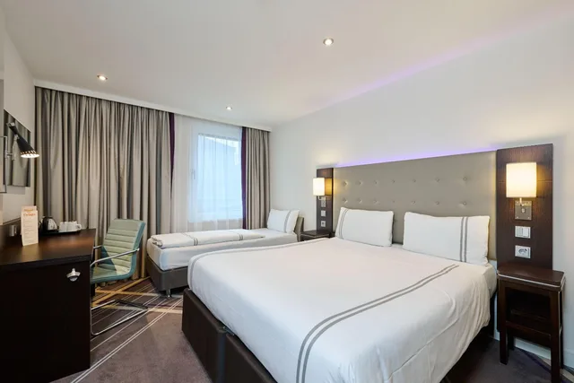غرفة ثلاثية، Premier Inn Munchen City Schwabing Hotel 1/2