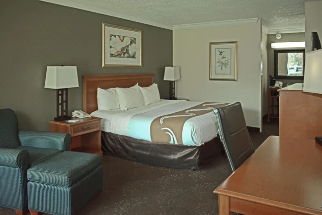 Room, Queen Bed, Quality Inn Morgan City 2/4