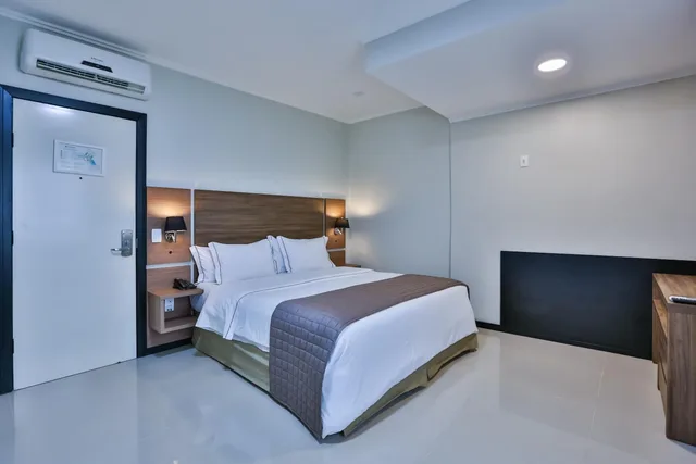 غرفة بريميوم بسرير مزدوج وسريرين منفصلين، Wyndham Golden Foz 3/8
