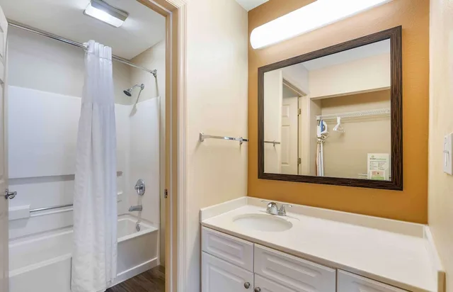استوديو ديلوكس بسرير كينج مع أريكة، Esd Extended Stay Deluxe Lake Buena Vista 6/8