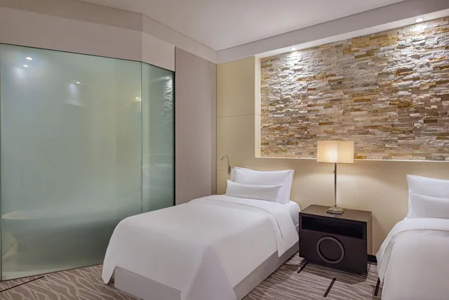 غرفة ديلوكس بسريرين منفصلين، The Westin Hotel Bahrain City Centre 5/8