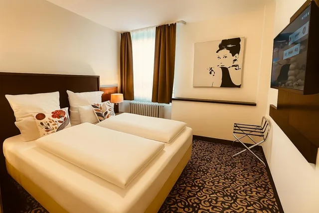 Superior, Studio, Hotel Medo Koln 2/6