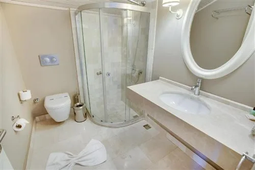 Deluxe, Triple, The Pinehill Hotel Suites 2/2