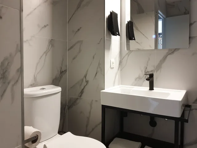 غرفة بسرير كوين، Hotel La Piece 5/6