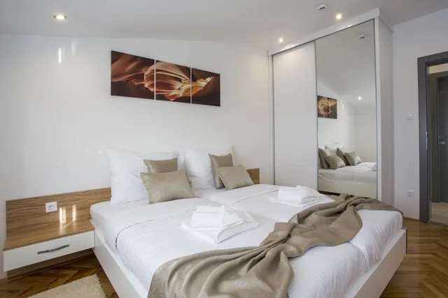 شقة بسرير بطابقين بإطلالة على البحر بشرفة مع أريكة، Adrion Aparthotel 1/3