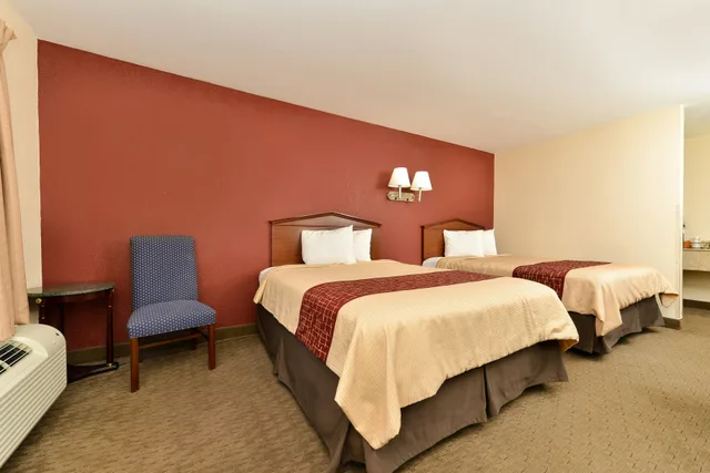غرفة ديلوكس بسريرين كوين، Red Roof Inn Dalton 4/7