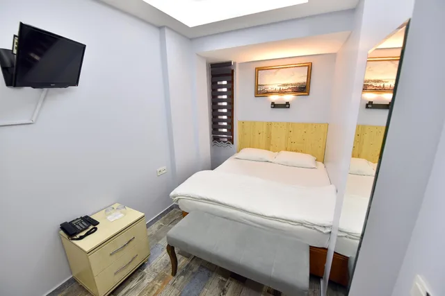 Standard, Sunlife Hotel Old City 1/2