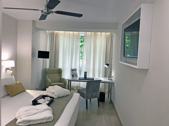 غرفة تنفيذية بسرير كوين، Senator Barajas Hotel 7/9