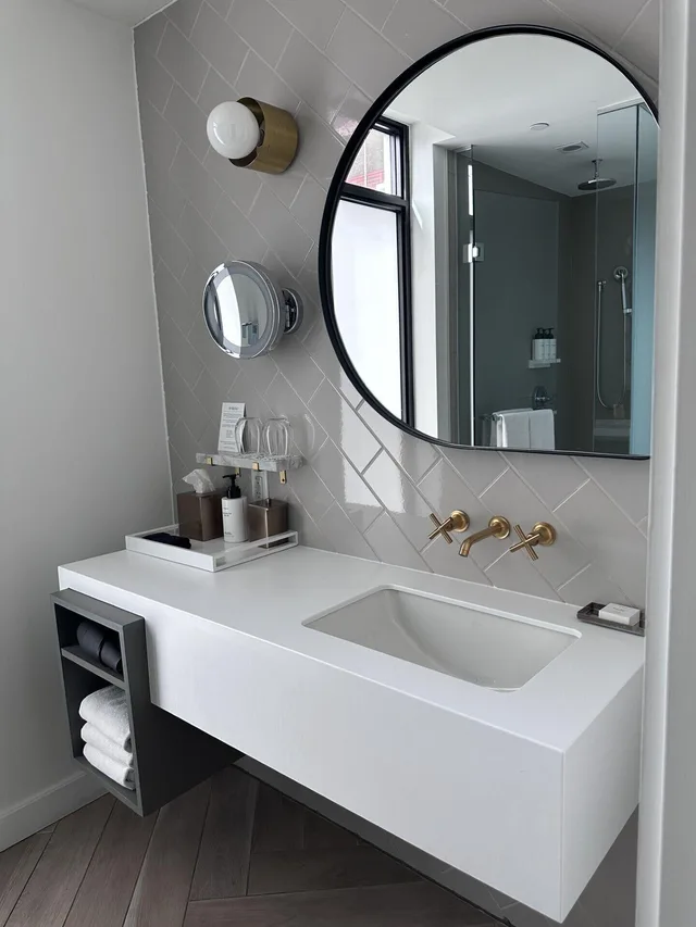 غرفة بسرير كينج بإطلالة على المدينة، Andaz Ottawa Byward Market A Concept By Hyatt 2/2