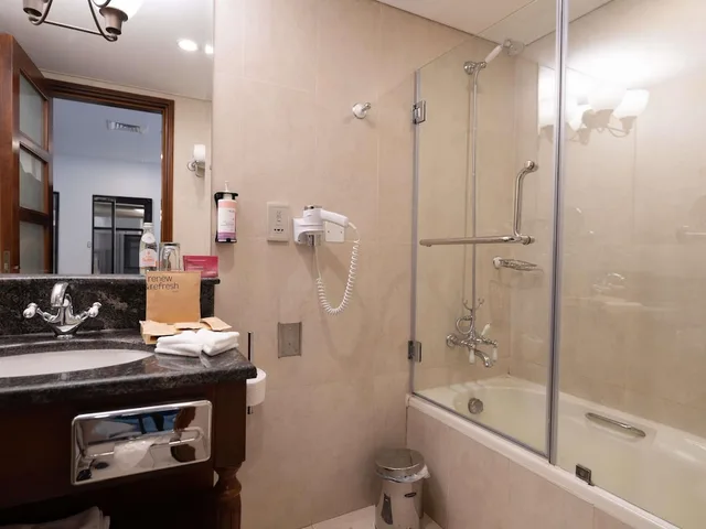 2 Bedrooms, 2 Double Beds, Pool Access, Movenpick Hotel & Resort Al Bidaa 9/10