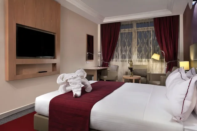 غرفة بريميوم بسرير كوين، Bravia Hotel Ouagadougou 1/2