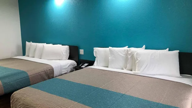 Room, 2 King Beds, Motel6 Temple, TX 6/10