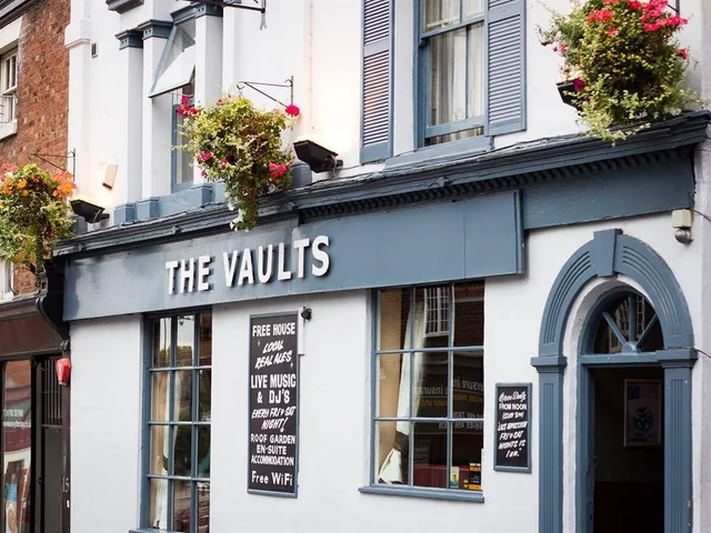 جناح أساسي بسرير مزدوج، The Vaults 1/1