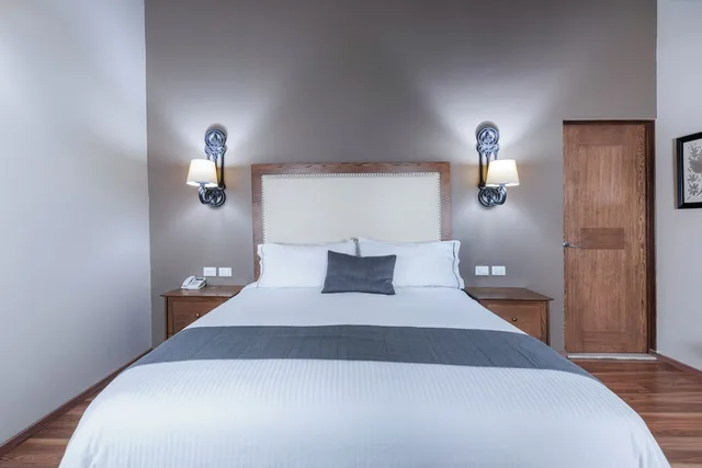 Standard Room 1 king bed, Historico Central 1/1