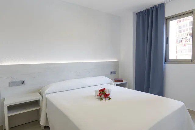 شقة بسريرين منفصلين بشرفة بغرفتي نوم مع أريكة، Levante Lux Apartamentos 1/1