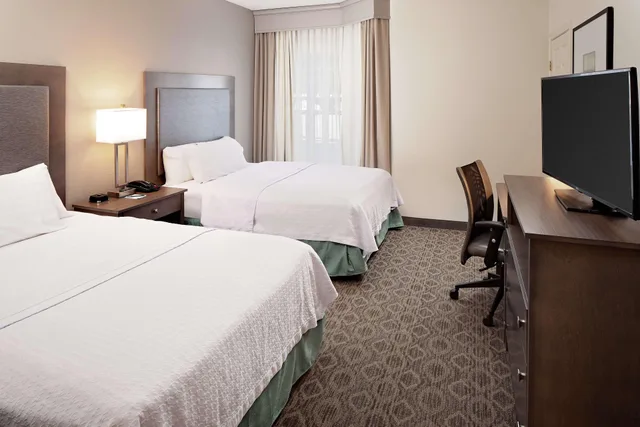 غرفة بسريرين مزدوجين لذوي الإعاقة، Homewood Suites by Hilton Hartford-Farmington 1/2
