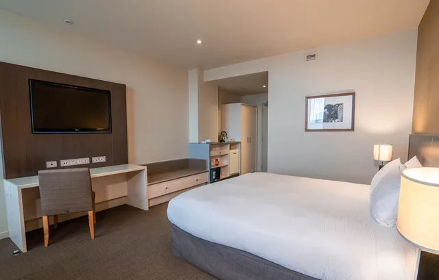 غرفة متصلة بسرير كينج وسريرين منفصلين، Scenic Hotel Dunedin City 2/3