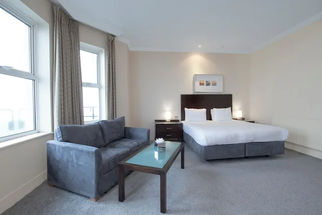 Feature, Superior, Double Bed, with View، Bournemouth East Cliff by Belvilla 5/10